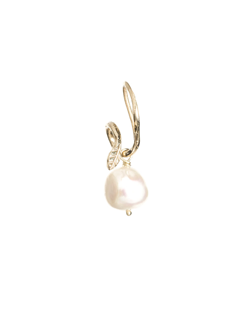 Leaf pearl earring